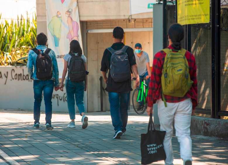 Universidades se unen a guerra de precios con diferentes becas y líneas de créditos