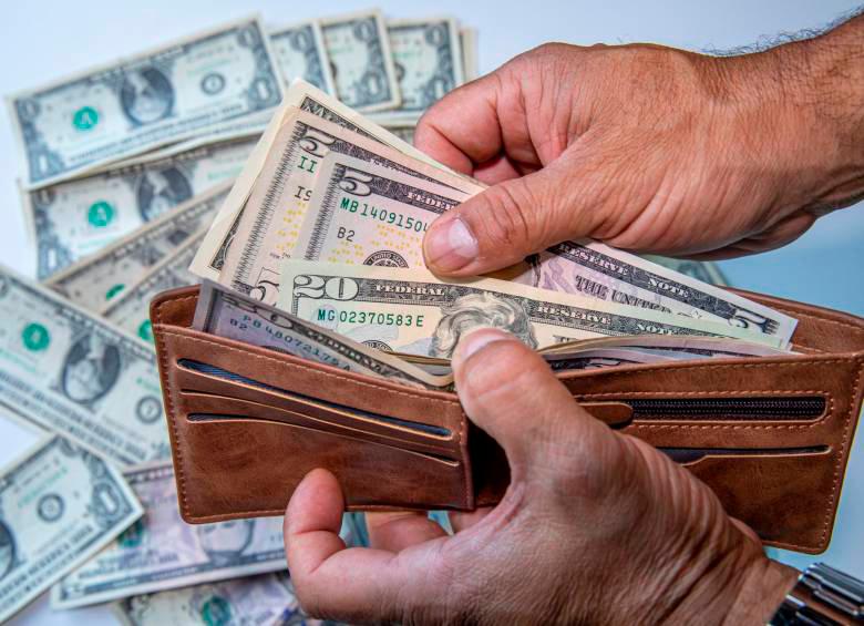 El dólar en Colombia acumuló una caída de $255 durante las últimas tres jornadas. FOTO CARLOS VELÁSQUEZ