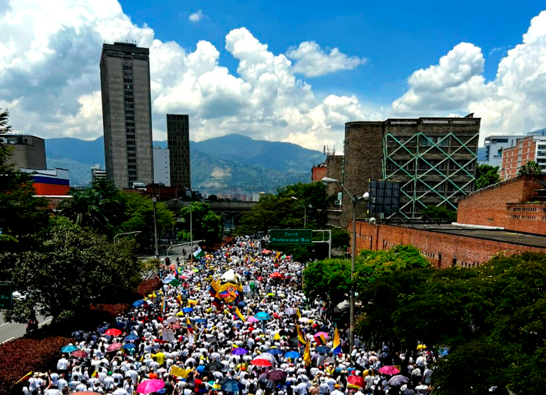 ¡Qué gentío! Las imágenes de la sorprendente marcha en Medellín contra