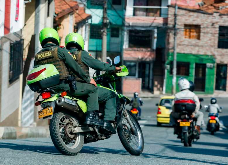 “Algunos están rasgándose las vestiduras por los policías cuando lo único que hacen es criticarlos”: MinInterior