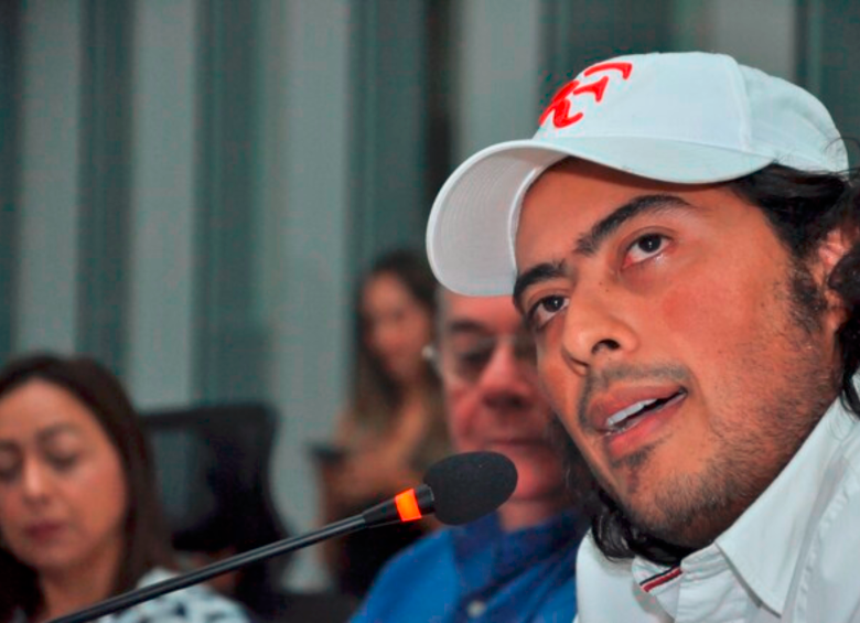 Nicolás Petro Burgos es el hijo mayor del presidente Gustavo Petro y el único de sus 6 hijos que está metido en la política. Petro Burgos mueve las alianzas del Pacto Histórico en el Atlántico y actualmente es diputado en ese departamento.