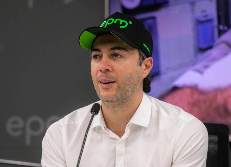 El alcalde Daniel Quintero, ya estuvo en una reciente polémica, cuando varias cuentas de Twitter lo tildaban de héroe por el proyecto de Hidroituango. Foto: Carlos Velásquez