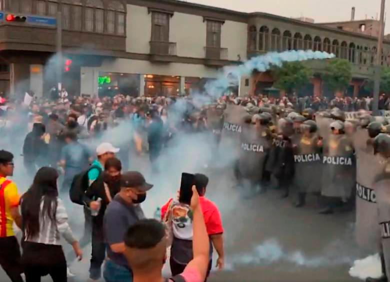 Miles de protestantes recorren las calles de Lima y otras ciudades peruanas, exigiendo la liberación del expresidente Pedro Castillo y protestando contra las decisiones del Congreso. FOTO: CORTESÍA