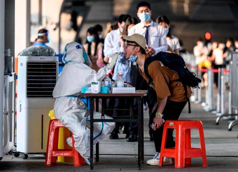 Los pedidos de las protestas simultáneas en algunas ciudades de China pedían un relajamiento de las medidas de bioseguridad. Foto: Getty. 