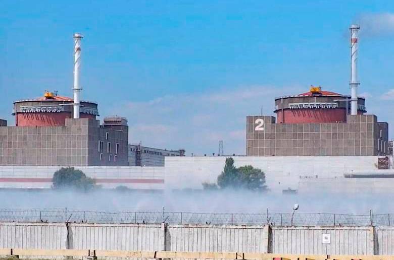 La planta tuvo que ser desconectada tras el impacto de misiles rusos cerca a ella. FOTO EFE 