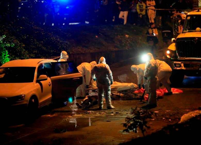 Inundación en deprimido de Los Músicos le costó la vida a dos personas el sábado pasado. FOTO: Cortesía 