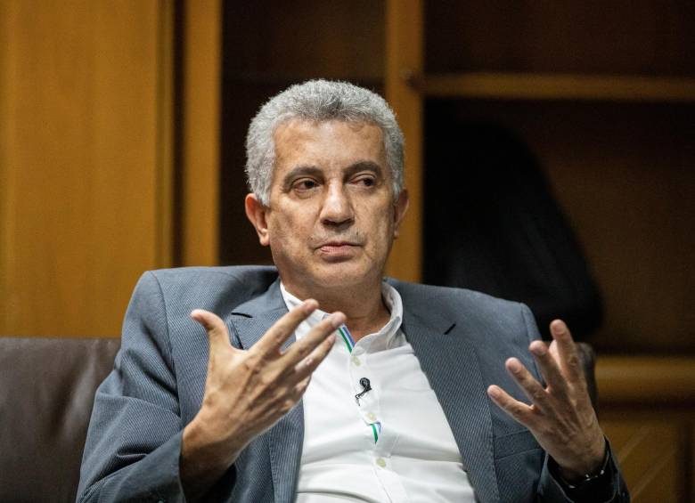 El concejal Luis Bernardo Vélez le coquetea a la Alcaldía de Medellín por tercera ocasión en su carrera política. FOTO Camilo Suárez