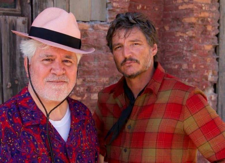 Pedro Almodóvar y Pedro Pascal en el rodaje de “Extraña forma de vida”. FOTO Instagram