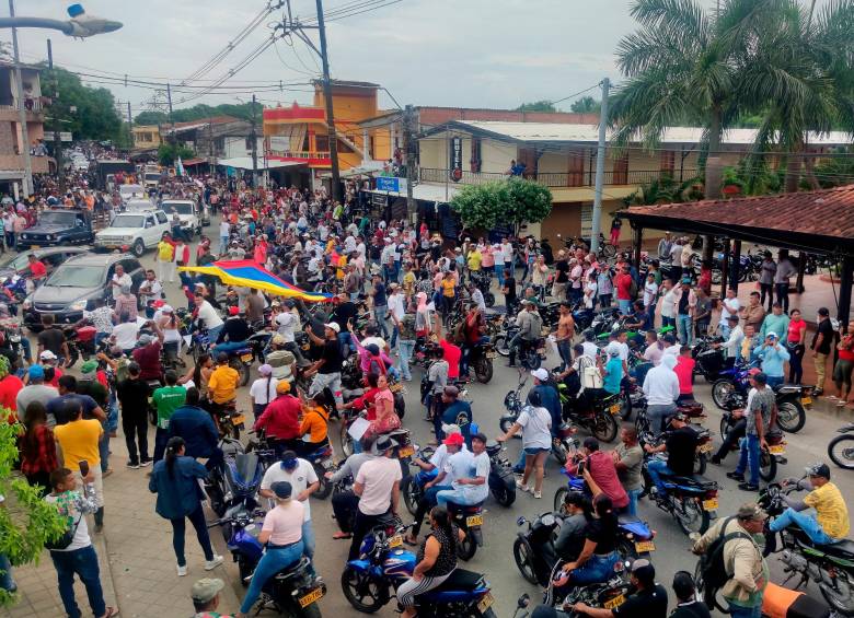 En Caucasia volvieron a clases el 95 por ciento de los estudiantes. En varias instituciones se mantiene el temor de regresar. FOTO: JULIO HERRERA