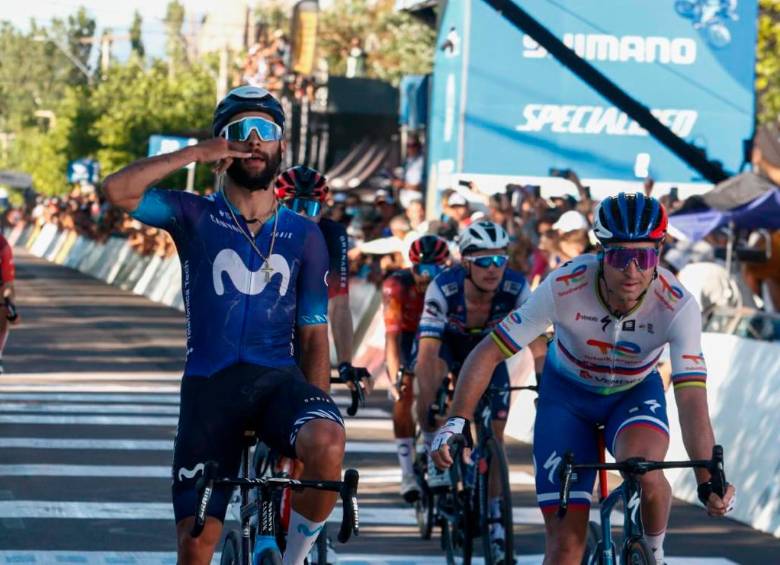 Fernando Gaviria ajustó su victoria número 50 como profesional. FOTO: LUIS BARBOSA.