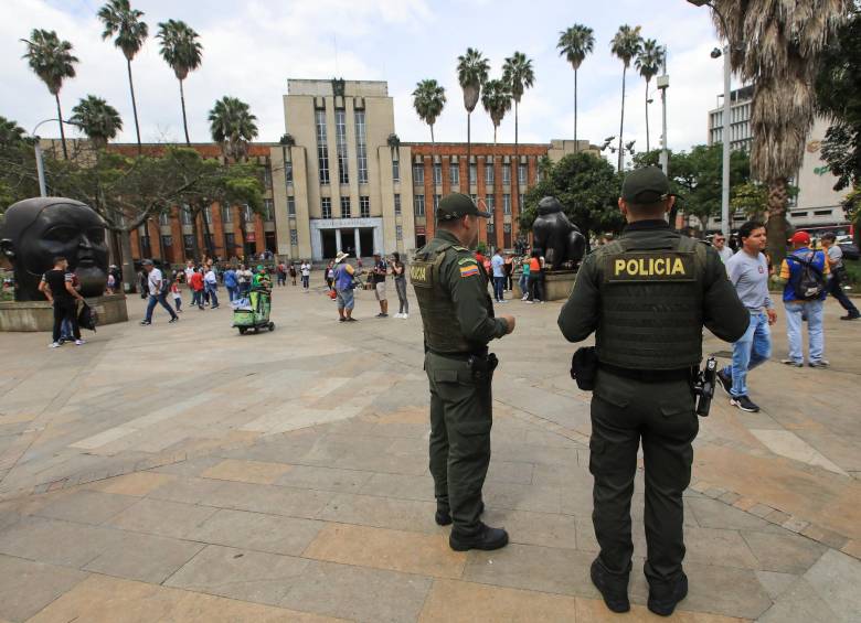 En los lugares de mayor afluencia de la ciudad se prioriza la presencia de policías. FOTO Esneyder Gutiérrez