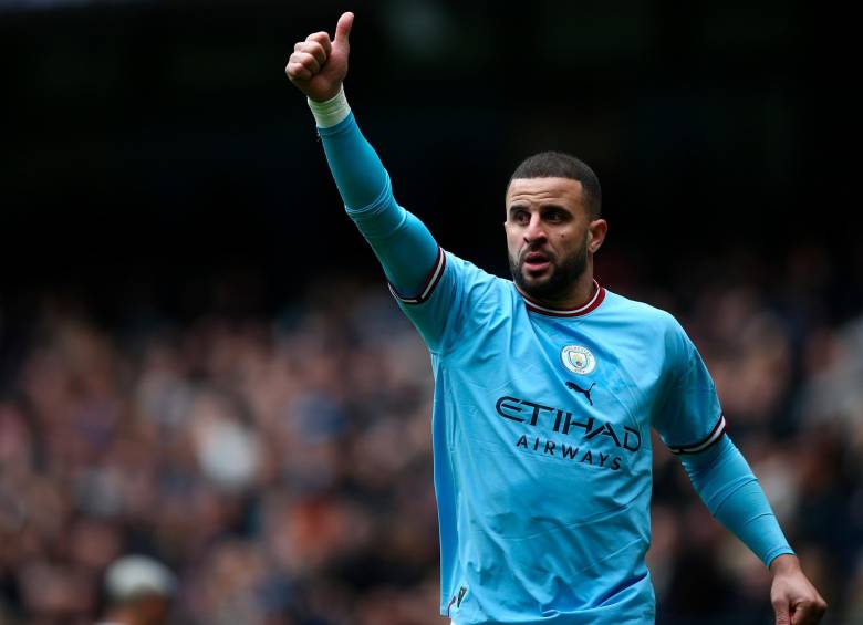 Kyle Walker estaba celebrando en el bar un día después del duelo que su equipo ganó 2-0 ante el Newcastle. El club les dio a los jugadores dos días de permiso. FOTO: AFP