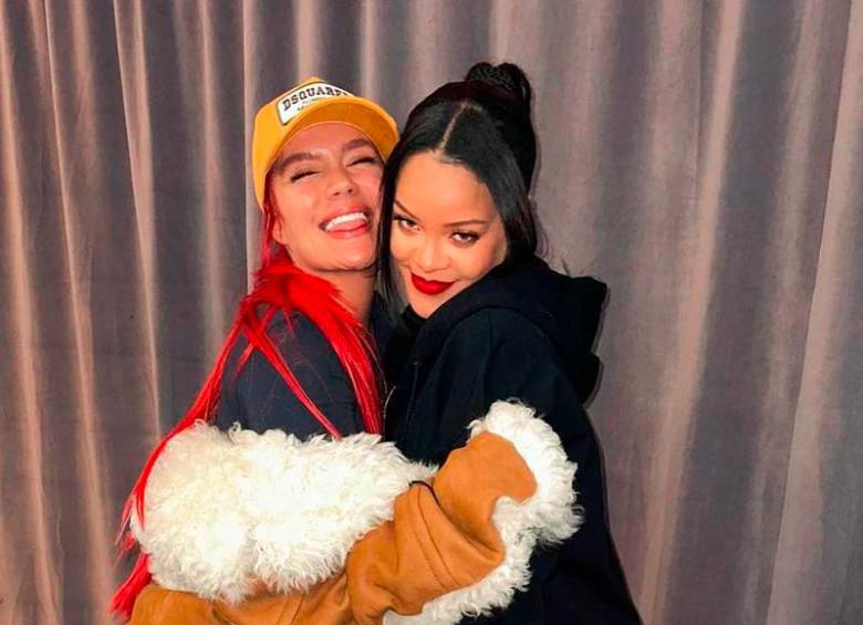 Karol G compartió una serie de fotos con la de Barbados. Foto: Instagram 