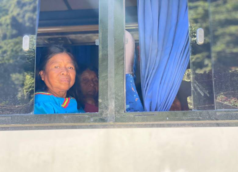 Las caras que reflejan la travesía por la que tienen que pasar los indígenas en Medellín para poder llegar a su propio hogar. FOTO: Unidad de Víctimas. 