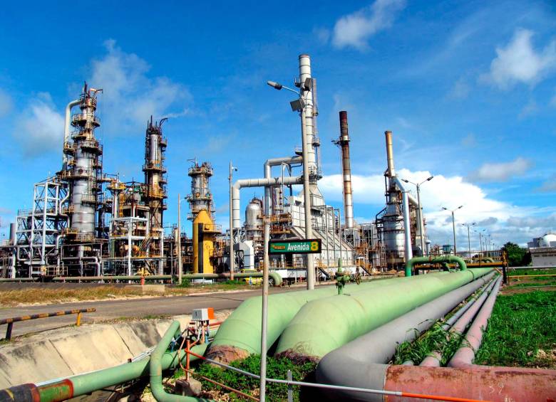 En el marco de la macrorrueda de negocios que organizó ProColombia en Barranquilla, Benedetti señaló que la compra de Monómeros se haría a través de Ecopetrol por US$300 millones. FOTO Archivo
