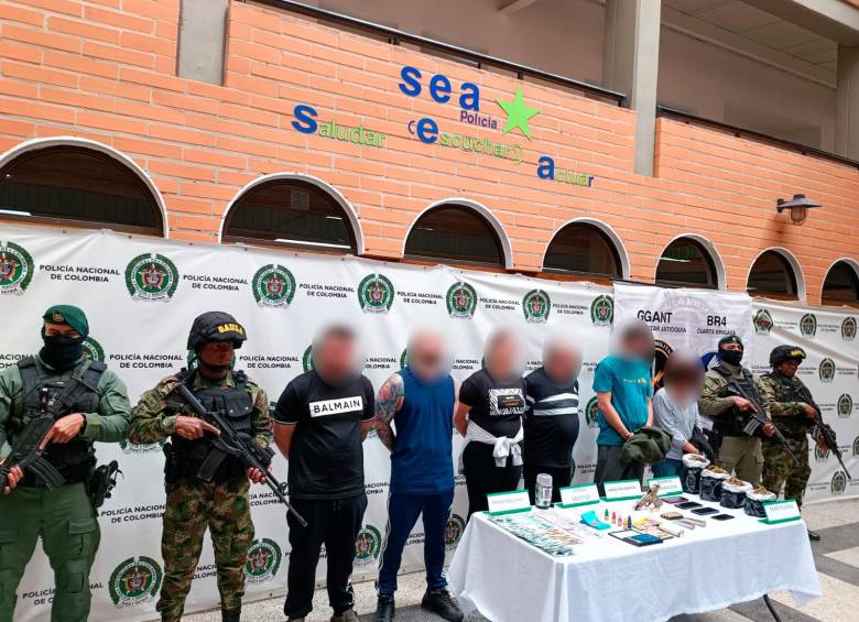 El operativo para la captura de los señalados responsables de la fabricación y comercialización de las anfetaminas fue realizado conjuntamente entre la Policía Nacional, la Alcaldía de Itagüí, la embajada de Estados Unidos y la Fiscalía. FOTO: CORTESÍA POLICÍA METROPOLITANA