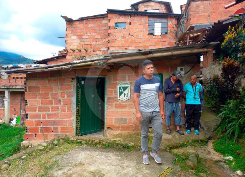 Deivy Alejandro Parra (centro) fue capturado al ser señalado del homicidio de su hijastro, Liam Alexánder Londoño Rojas, de un año. FOTO: MAURICIO PALACIO