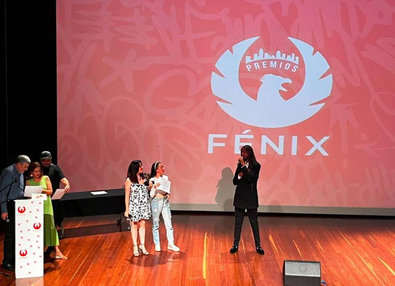 Entrega del Premio Fénix a Unión Latina en la categoría de Liderazgo. Foto: Camila Gil