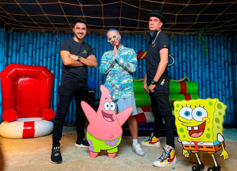 Fueron contratados por Paramount para la grabación con los icónicos personajes de Bob Esponja y Patricio, que estuvieron en el video de Agua, con J Balvin.
