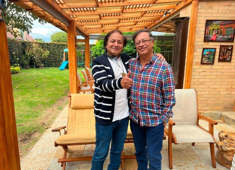 Juan Fernando Petro, investigado por sus reuniones con la mafia, y su hermano Gustavo Petro, presidente de Colombia. FOTO: COLPRENSA.