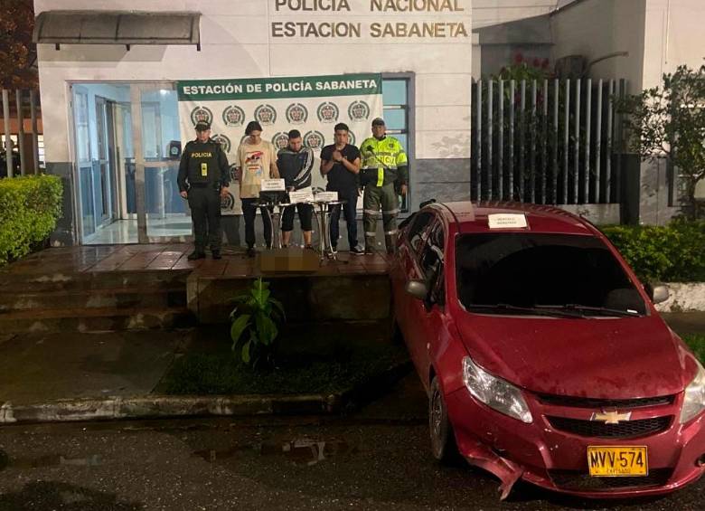 En este carro se movilizaban los capturados con el ciudadano israelí y con base en las características y la placa original del automotor ya se está investigando si tiene que ver con la muerte del sueco británico. FOTO cortesía