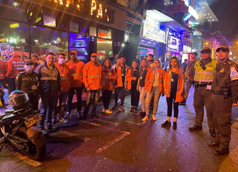 La prevención contra la trata de personas se hace en lugares de rumba, propensos al delito. Foto: Cortesía Alcaldía de Medellín. 