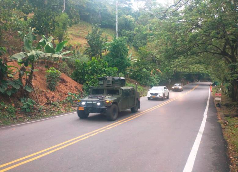 Imagen del operativo de la Policía Nacional y el Ejército para rescatar a los cuatro secuestrados. FOTO cortesía