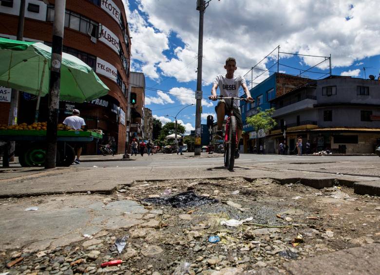 A la fecha se han registrado en Huecosmed más de 24.000 situaciones relacionadas con huecos y baches en la vía. FOTO: Julio César Herrera.