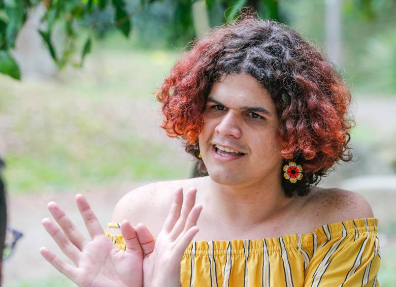 La venezolana Perla Xscándalo vive hace 3 años en Medellín, ciudad donde ha comenzado a dar sus primeros pasos como activista de la población trans. FOTO Esneyder Gutiérrez