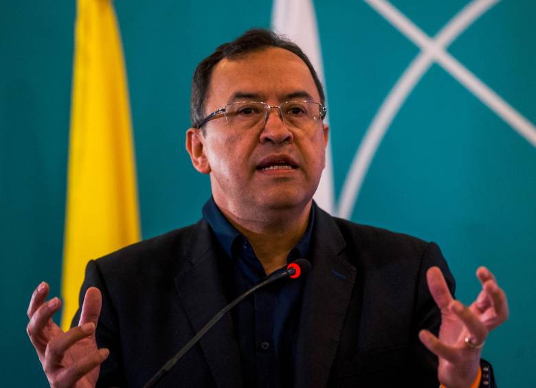 El ministro del Interior, Alfonso Prada, le presentó a delegados de la Casa Blanca las bases de la paz total. FOTO: Julio César Herrera Echeverri.