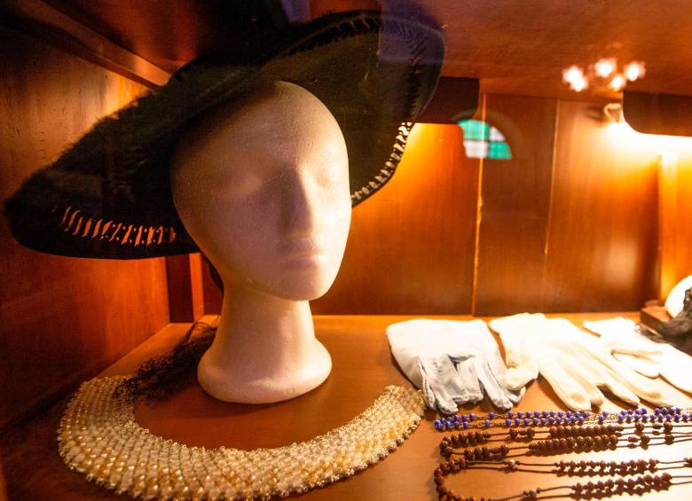 La obra de Débora —que en su momento fue cuestionada por los conservadores y por los liberales— hoy está en el Mamm. En Casa Blanca hay elementos de su vida cotidiana. Foto: Esneyder Gutiérrez. 