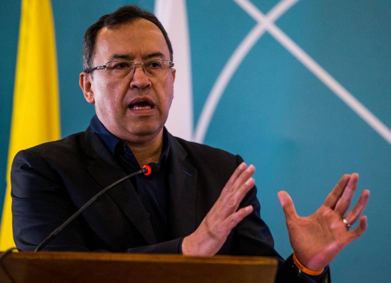 El ministro del Interior reiteró, desde Cali, el mensaje de que la libertad para los jóvenes Primera Línea no es un perdón judicial. FOTO: JULIO CÉSAR HERRERA