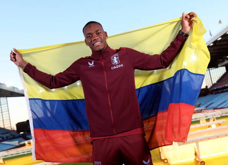 Jhon Jader Durán, tercer colombiano que juega con Aston Villa. Antes lo hicieron Juan Pablo Ángel y Carlos Sánchez. FOTO cortesía aston villa