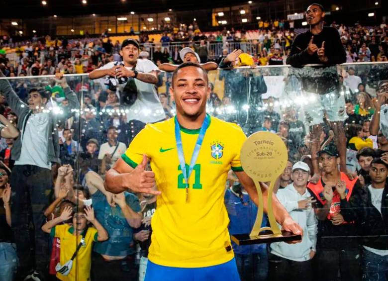 Vitor Roque es el llamado a asumir la batuta de la canarinha en el Sudamericano Sub-20 tras la ausencia de Endrick Felipe. FOTO cortesía
