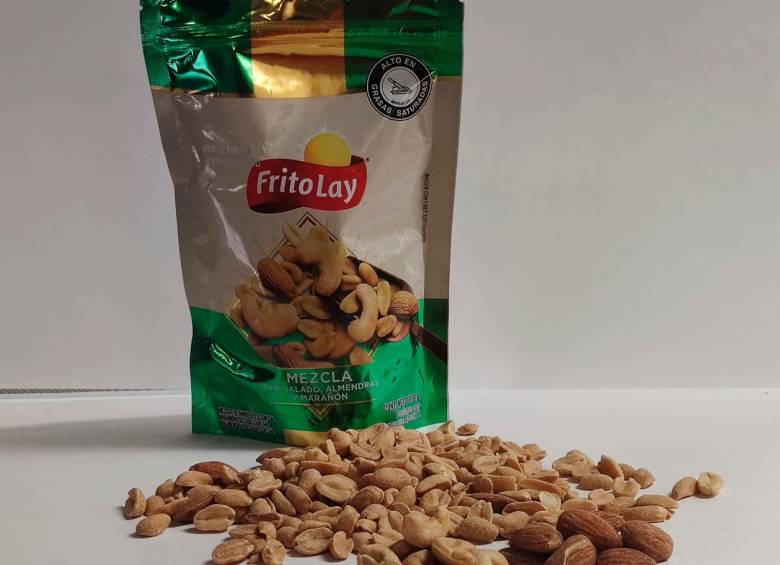 Mezcla de maní, almendras y marañones de FritoLay, marca de Pepsico, que investiga la SIC. FOTO: JULIO CÉSAR HERRERA