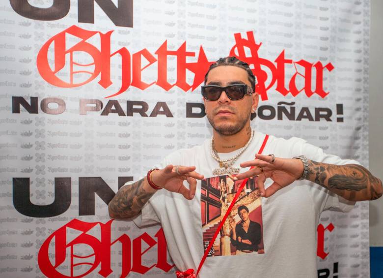 Un Ghetto Star no para de soñar es el mensaje que el artista le entregó a los estudiantes. FOTO Esneyder Gutierrez