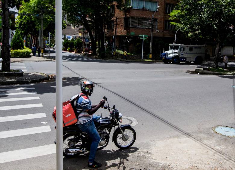 Laureles ha tenido fama de ser difícil para hallar direcciones, con la nueva nomenclatura hay más confusión. FOTO julio herrera