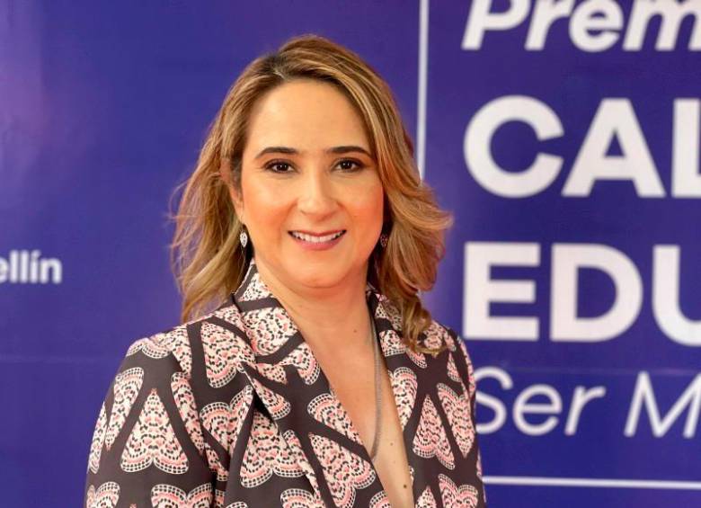 Ni con plata extra la Alcaldía de Medellín se afana para arreglar los colegios este año