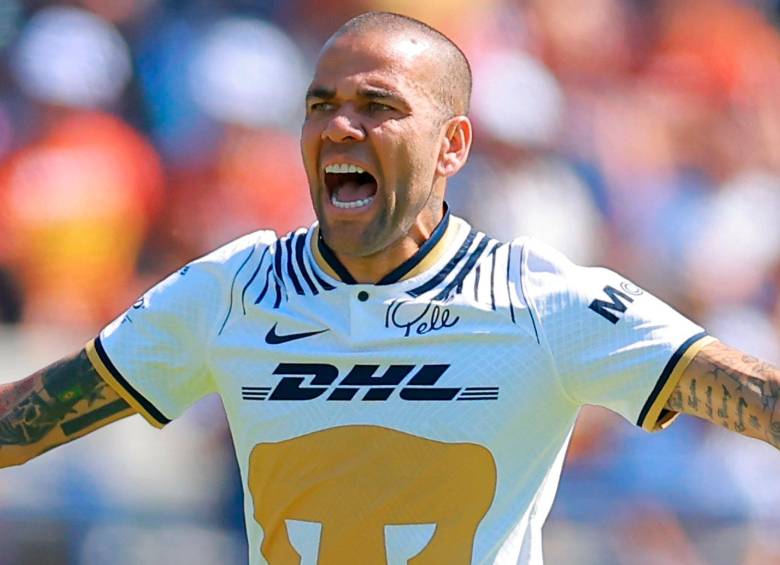 Dani Alves es el jugador que más títulos ha conseguido en la historia del fútbol, con 44 trofeos. FOTO: TOMADA DEL TWITTER DE @SofascoreBR