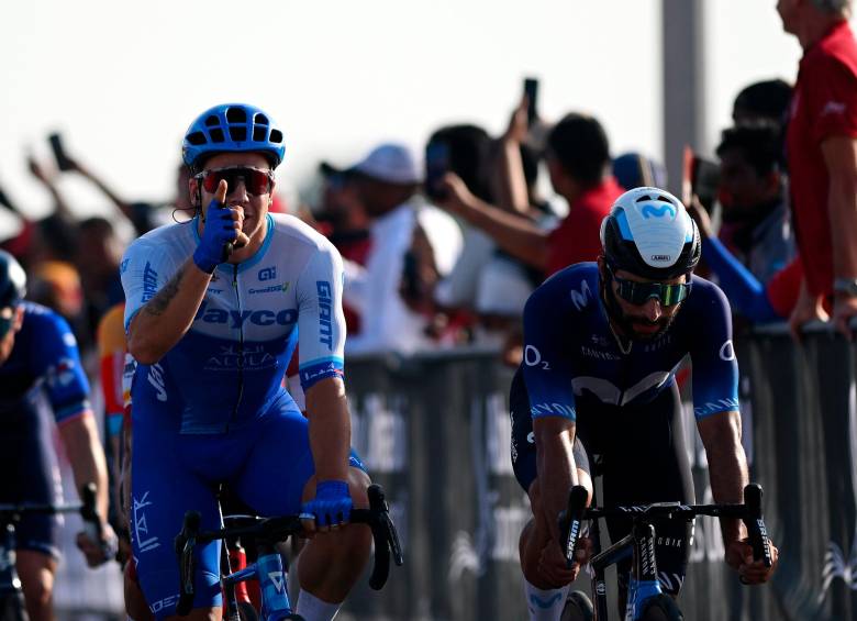 Dylan Groenewegen junto a Fernando Gaviria. FOTO: MOVISTAR 