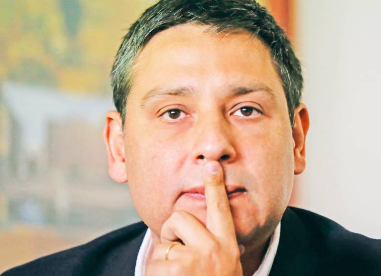 Perfil de Ramón González, el ex M-19 y fundador de la Alianza Verde que llegaría a mover la burocracia de Presidencia Perfil de Ramón González, el ex M-19 y fundador de la Alianza Verde que llegaría a mover la burocracia de Presidencia