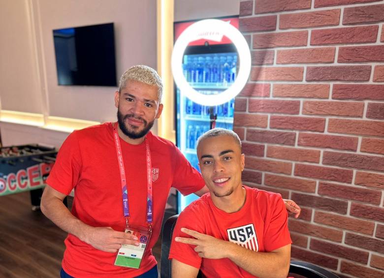 Acá, Sebastián en la concentración de la Selección de Estados Unidos en Qatar.
