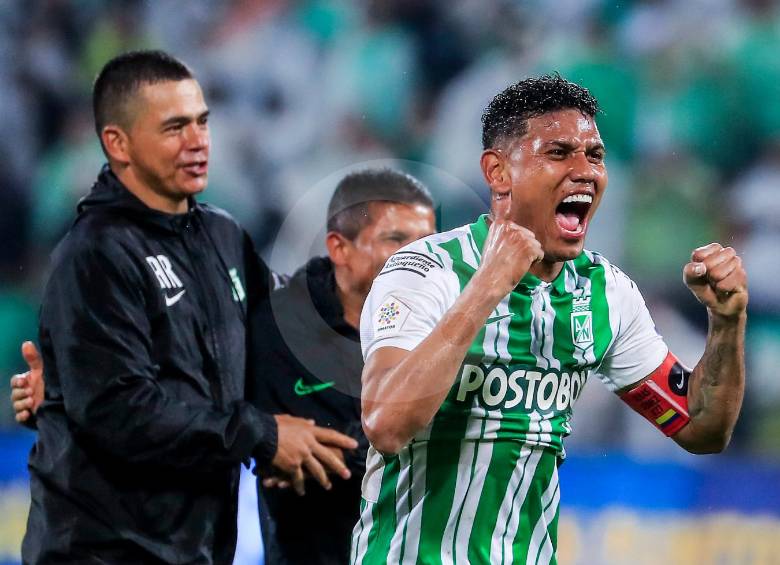 El barranquillero, Alexánder Mejía, tiene ocho títulos con el verde, cuatro de ellos por Liga. FOTO Jaime pérez 