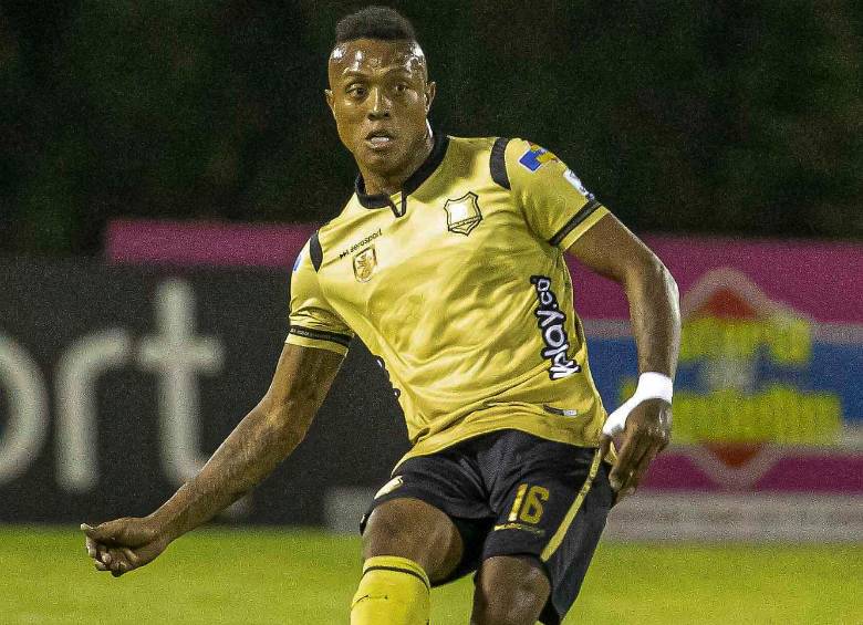 Jean Pineda es uno de los futbolistas con mejor rendimiento en Águilas. FOTO carlos velásquez