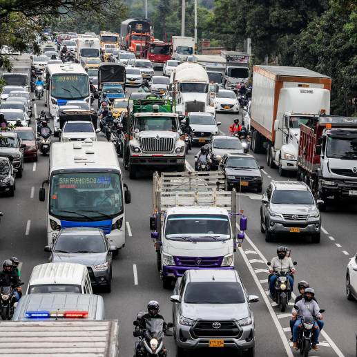 Si sus vehículos o motos tienen estos dígitos en la placa mejor absténgase de salir en ellos. FOTO JAIME PÉREZ