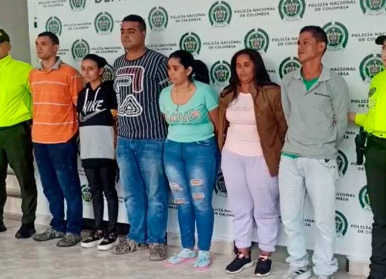 De izquierda a derecha, los procesados: Róbinson Esmit Arboleda Ramírez, Susana Ceballos Zapata, Fabio Andrés Carmona Ramírez, Sandra Patricia Caro Pérez, Damaris Estela Pérez Escalante y Fabián Alberto Monsalve. FOTO: CORTESÍA