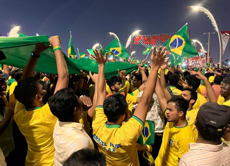 Hinchas de varios países participantes en el Mundial han realizado una serie de banderazos en las ciudades sede. FOTO: GETTY 