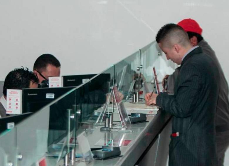 El lunes 2 de enero, las oficinas y sucursales de los bancos en el país, atenderán con el horario habitual. FOTO Colprensa