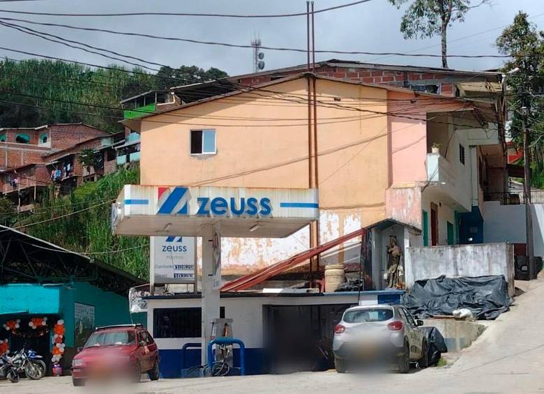 Esta estación de servicio es la que se encuentra cerrada. Está ubicada a un par de cuadras del parque principal de Nariño. FOTO: CORTESÍA INFORMATIVO REGIONAL 4