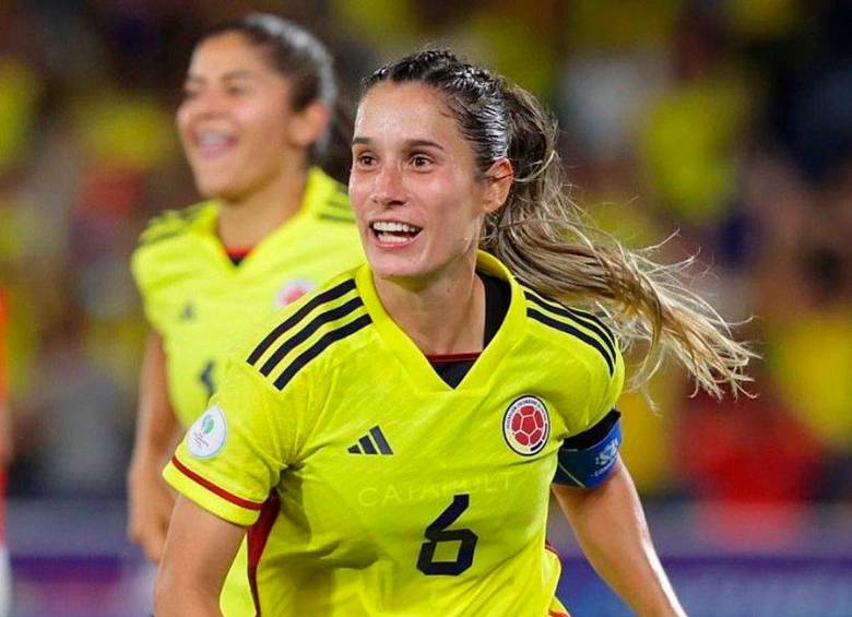 Las antioqueñas Daniela Montoya y Catalina Usme, junto a Linda Caicedo (Valle del Cauca) son las representantes de Colombia en el once ideal de Copa América. FOTO: CORTESÍA CONMEBOL